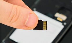 Akıllı Telefonlarda Bellek Krizi: MicroSD Kart Yuvaları Geri Dönüyor