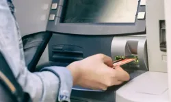 ATM Kartınızı Yuttuysa Hemen Bunu Yapın! Uzmanlardan Hayati Uyarı
