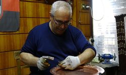 Baba mesleği bakırcılığı 40 yıldır aynı dükkanda sürdürüyor