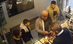 Bağcılar’da 2 çocuk 1,3 milyon TL’lik altın dolu keseyi bulup sahibine teslim etti