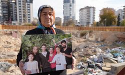 Depremde ailesini kaybeden Ayfer Karakuşoğlu’nun feryadı dinmiyor: “Bir kez daha öldük”
