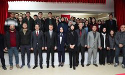 Dulkadiroğlu Kaymakamı Aytemür, öğrencilere kariyer deneyimlerini anlattı