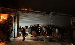 Hatay’da sanayi sitesinde yangın: Esnaf alevler arasında araçlarını kurtardı
