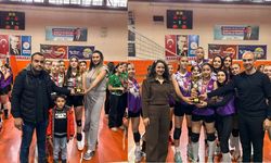 Kahramanmaraş’ta altyapı kızlar voleybol finalinde şampiyon Yurdumspor oldu