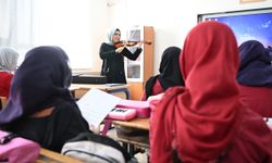 Kahramanmaraş’ta Görme Engelli Müzik Öğretmeni Melodilerle İlham Oluyor