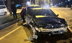 Kahramanmaraş’ta iki otomobil çarpıştı: 1’i ağır 4 kişi yaralandı