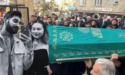 Kahramanmaraş’ta kazada hayatını kaybeden nişanlı çift, yan yana defnedildi