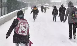 Yoğun Kar ve Buzlanma Nedeniyle Okullara Ara Verildi