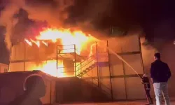 Şantiyede işçilerin yatakhanesinde çıkan yangın söndürüldü