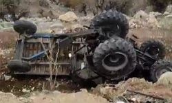 Traktör Şarampole Devrildi: 12 Kişi Yaralandı