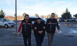 48 suçtan aranan zanlı tatlı yerken yakalandı