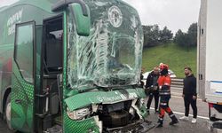 Konyaspor U-19 futbol takımını taşıyan otobüs kaza yaptı: 3 yaralı