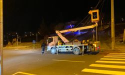 Kahramanmaraş'ta kuvvetli rüzgar nedeniyle elektrik telleri koptu