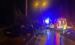 Kazada ikiye bölünen otomobilden mucize kurtuluş: 2 yaralı