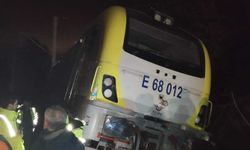 Balıkesir'de toprak kaydı, yolcu treni raydan çıktı: 1 yaralı / Ek fotoğraflar