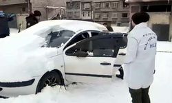 Alacak meselesi nedeniyle arkadaşı tarafından otomobilde tabancayla öldürüldü