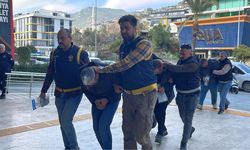 Antalya’da bıçaklı ve zincirli kavga: 7 yaralı adliyeye sevk edildi