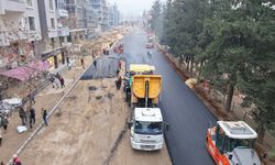 Azerbaycan Bulvarı’nda Sıcak Asfalt ve Kaldırım Çalışması Başladı