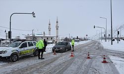 Bayburt-Erzurum kara yolu çığ nedeniyle ulaşıma kapandı