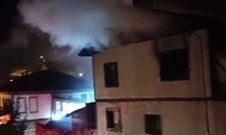 Beypazarı’nda yangın faciası: 6 ahşap ev yandı, bir itfaiyeci yaralandı