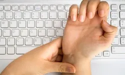 Bilgisayar Başında Uzun Süre Oturmak Karpal Tünel Sendromunu Tetikliyor