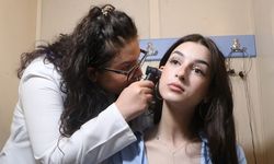 Biyonik kulakla yeniden duyan Azra’nın hedefi voleybolcu olmak