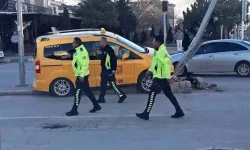 Direksiyonda kalp krizi geçirip, kaza yapan taksi şoförü öldü