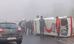 Düzce’de ambulans devrildi; 2 yaralı