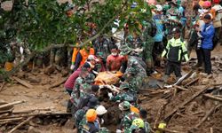 Endonezya’daki toprak kaymasında ölü sayısı 53’e çıktı