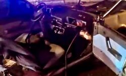 FIAT TOFAŞ otomobil kazada ikiye bölündü: 4 yaralı