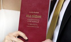 Evlendikten sonra kadın kendi soyadını kullanabilir mi? Soyadı değişikliği zorunlu mu?