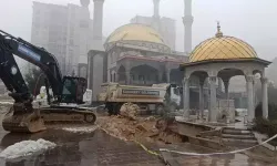 Gaziantep'te cami avlusu çöktü