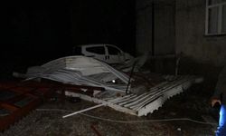 Antalya’da hortum: Evlerin çatısı uçtu, ağaçları kökünden söktü, otomobil ters döndü