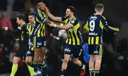 Süper Kupa finalinde Galatasaray'ı 2-0 mağlup eden Fenerbahçe, kupasını aldı