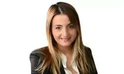 İpek Yezdani kimdir? Nereli, kaç yaşında ve kariyeri hakkında bilgiler