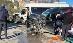 İşçi Servisi ile Ticari Araç Çarpıştı, 7 Yaralı