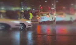 İstanbul’u fırtına vurdu! Ağaçlar devrildi, yol çöktü, balkon yıkıldı