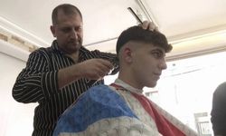 İzmirli berber Hüseyin Doğan kimdir, askıda tıraş nedir?