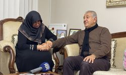 Kahramanmaraş depreminde ailesini kaybeden gazeteci, görevine tutunuyor