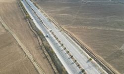 Kahramanmaraş’ta depremde 7 metre kayan yol tehlike saçıyor