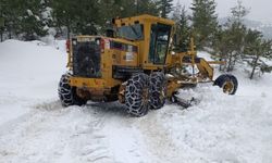 Kahramanmaraş’ta karla mücadele çalışmaları aralıksız sürüyor