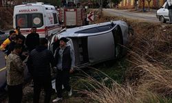 Otomobil yamaca çarpıp takla attı: Sürücü yaralı