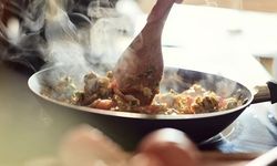 Tekrar Isıtıldığında Zehir Saçıyor! Asla Yeniden Isıtılmaması Gereken 5 Yiyecek