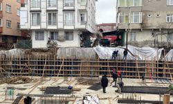 Toprak kayması sonrası 25 kişi tahliye edilerek otele yerleştirildi