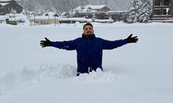 Uzungöl beyaza büründü: Kar kalınlığı 1 metreyi aştı