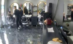 Otomobil kuaför dükkanına daldı: Çalışanlar kaçtı, müşteri fotoğraf çekti