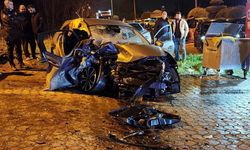 Bursa'da 2 aracın kafa kafaya çarpıştığı feci kazada can pazarı: 3 ağır yaralı