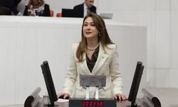 Milletvekili Zuhal Karakoç’tan 12 Şubat konuşması: “Bayrak düşmez, bu millet teslim olmaz”