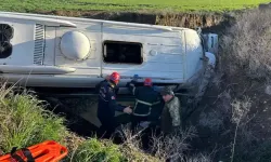 Adana'da öğrenci servisi, dereye düştü: 2'si ağır 9 yaralı