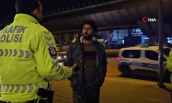 Alkollü ve ehliyetsiz yakalanınca ’kız arkadaşıma öğretiyordum’ dedi